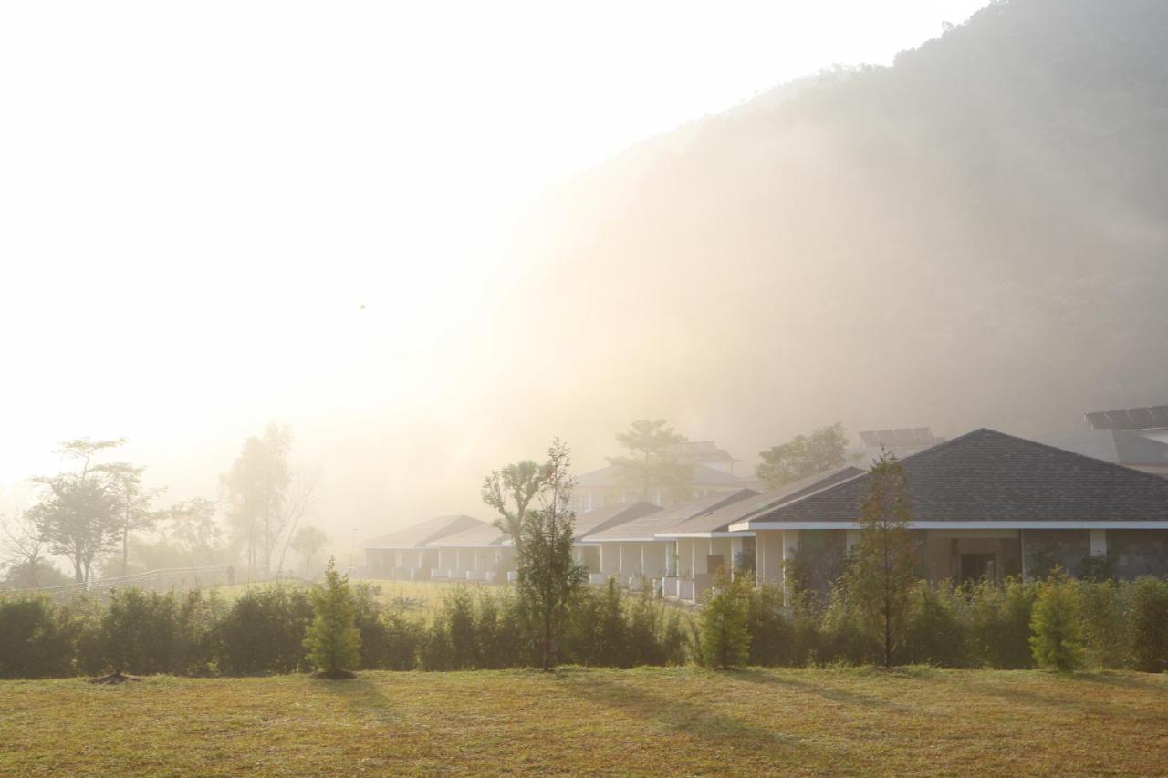 Mountain Glory Forest Resort ポカラ エクステリア 写真